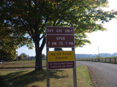 Sign – day use only – 7 am to 7 pm – day use permit required – all vehicles must display a valid day use permit